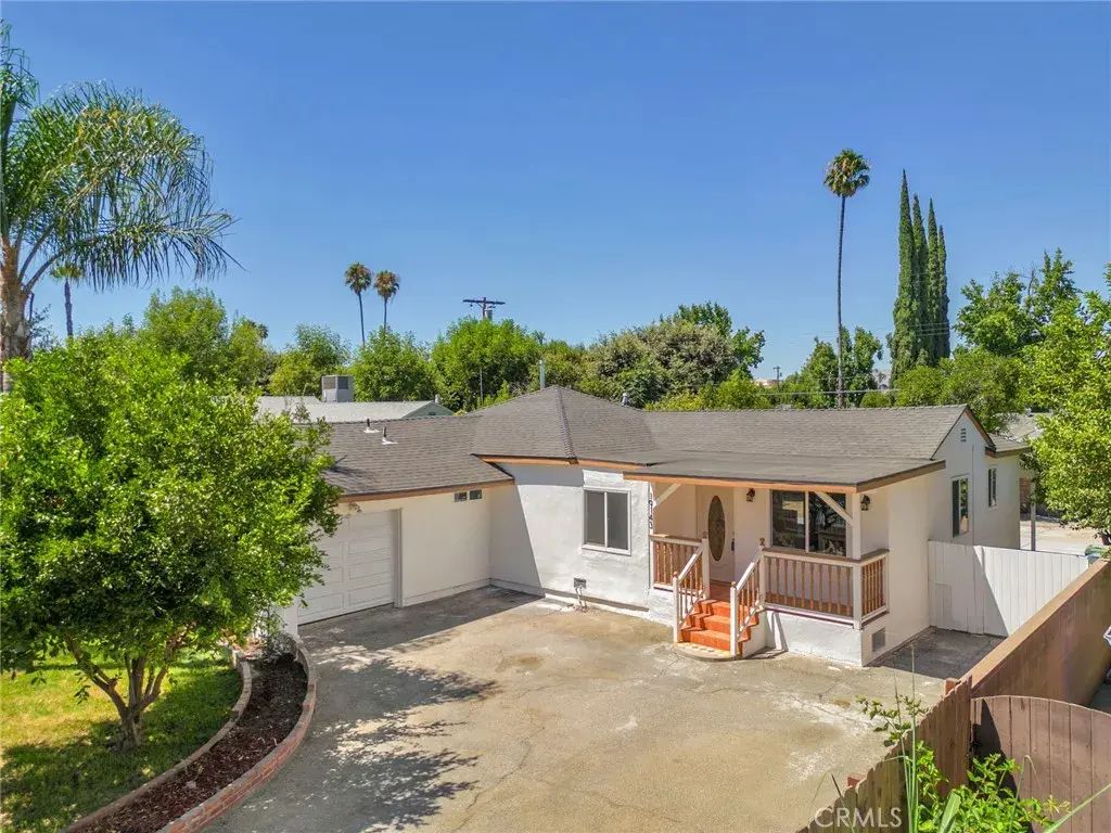 19143 Jovan Street, Tarzana