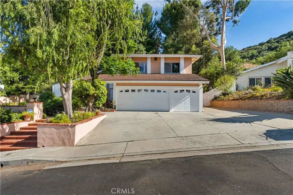 19932 Turnberry, Tarzana