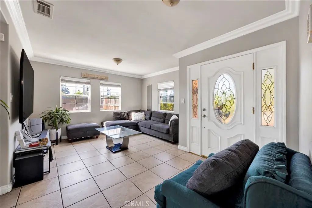 13286 Terra Bella Street, Pacoima