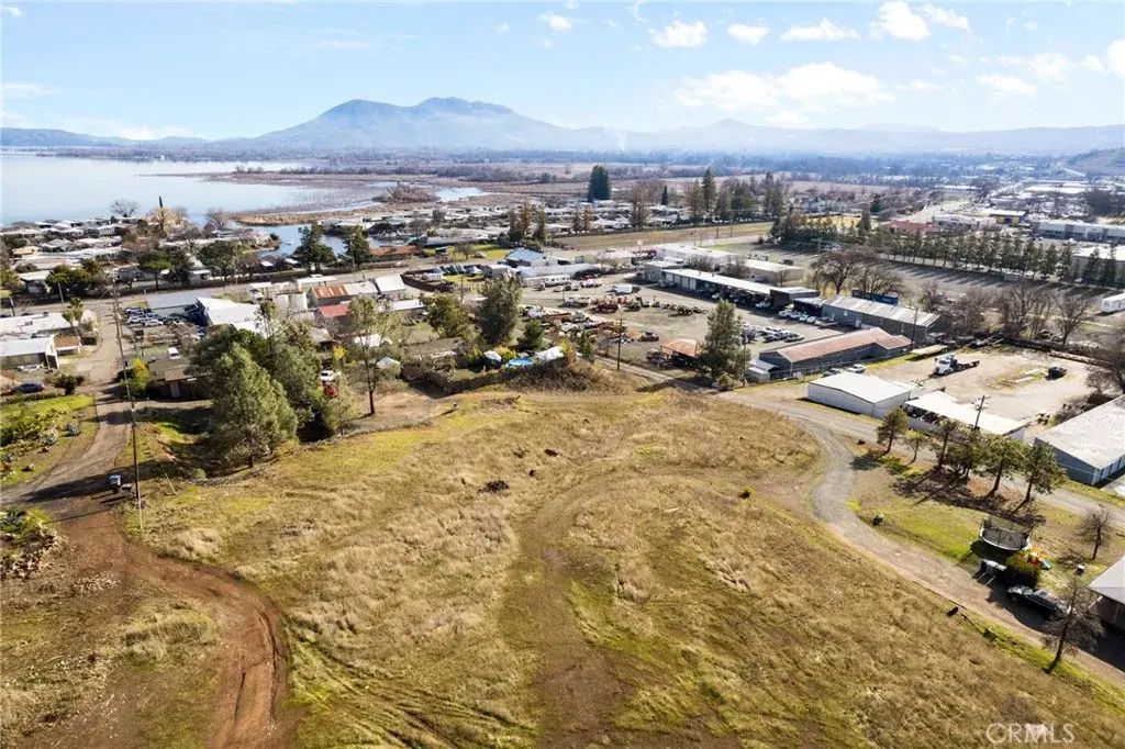 333 Grace, Lakeport
