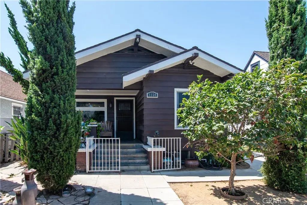 1134 W 68th, Los Angeles