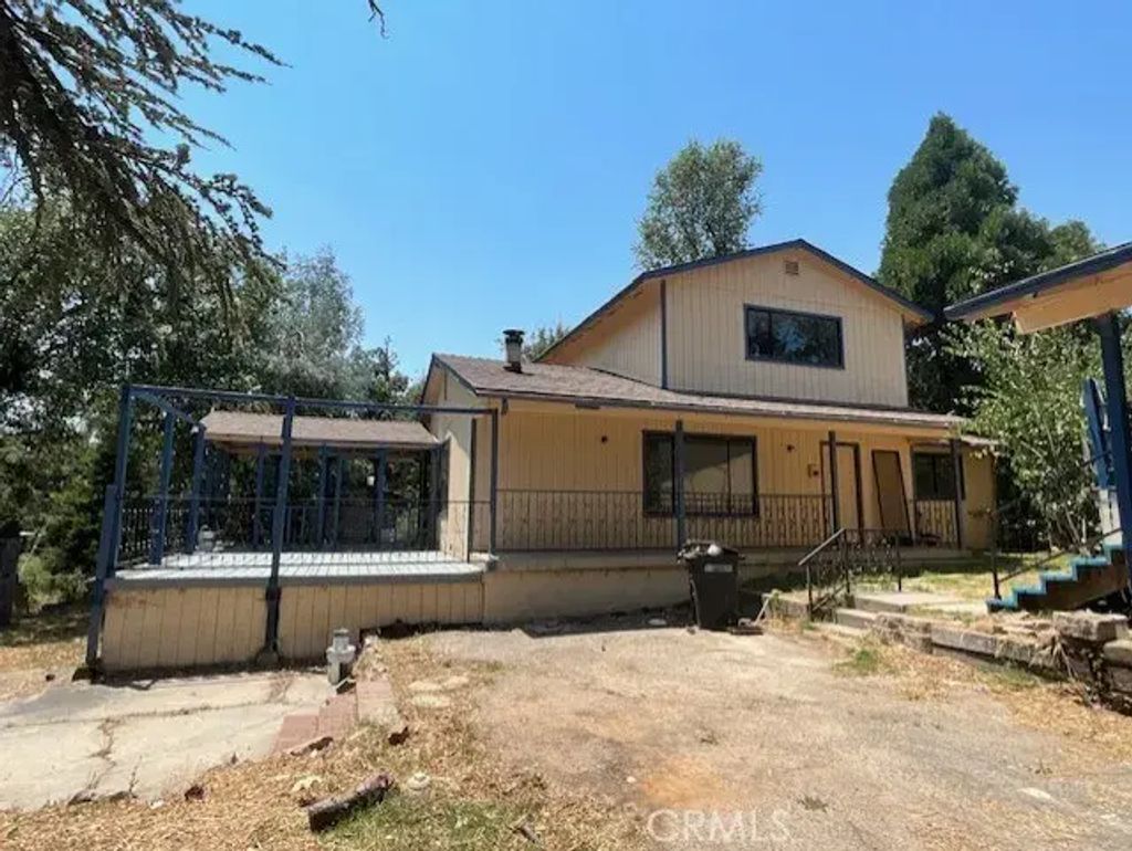 32995 Weatherly, North Fork