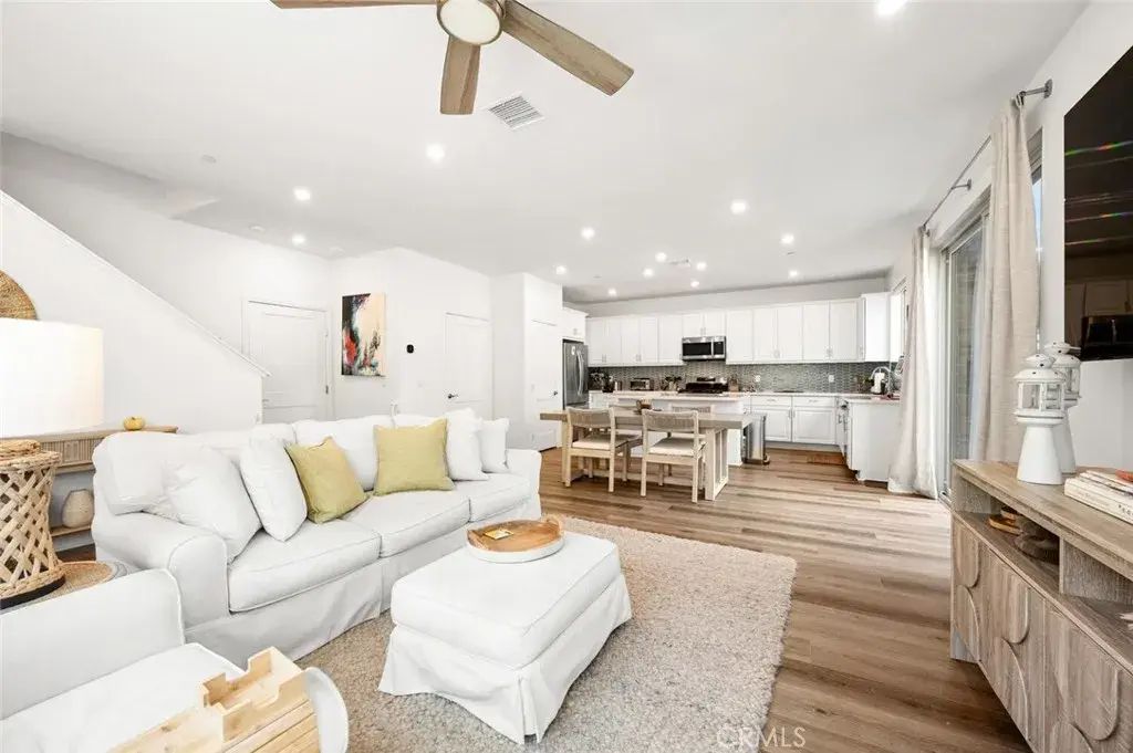 1852 Red Willow, Oceanside