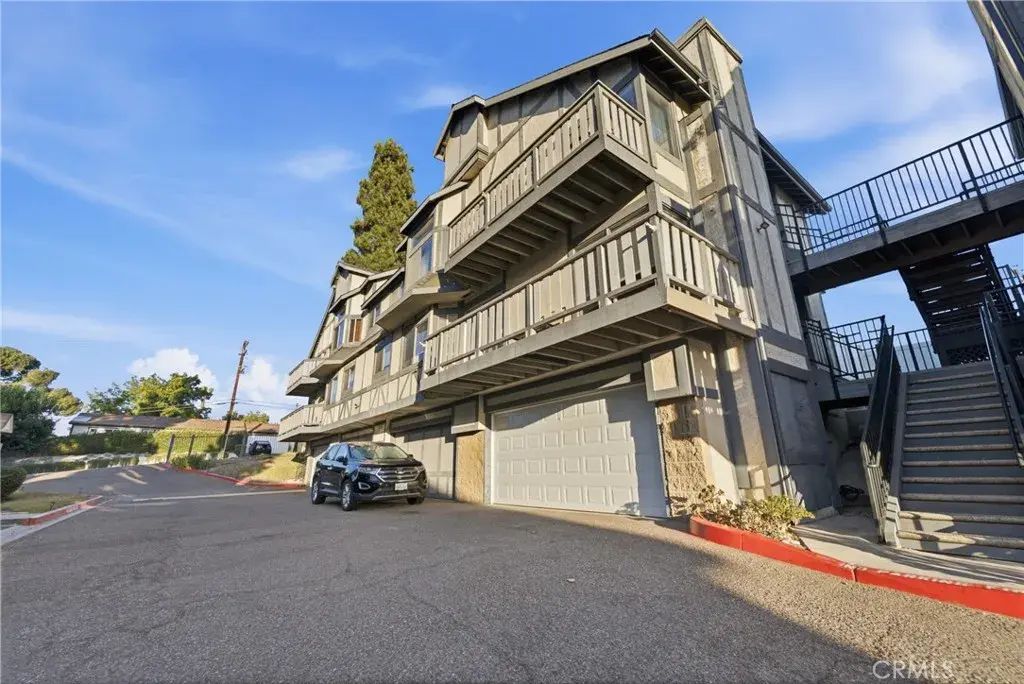 527 S Walnut 3, La Habra