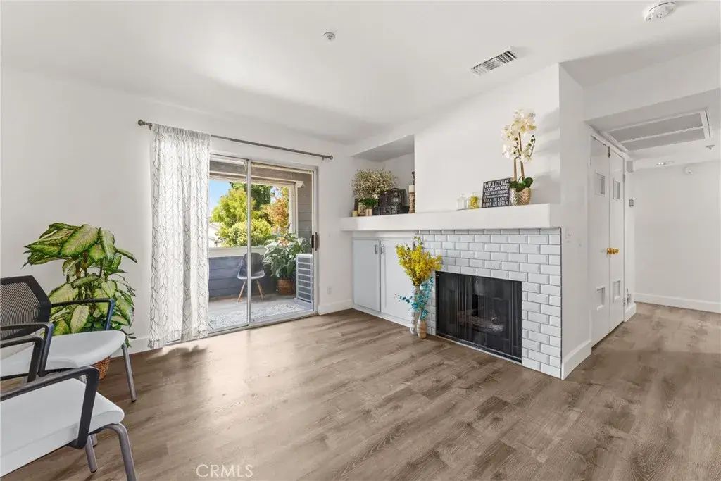 111 S Lakeview Avenue G, Placentia
