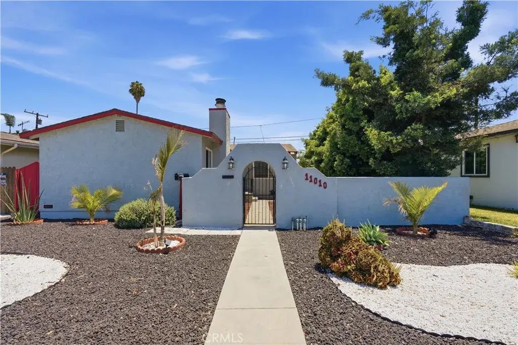 11010 Studebaker Road, Downey