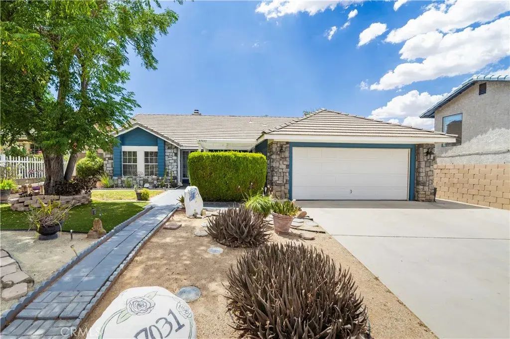 37031 La Contempo, Palmdale
