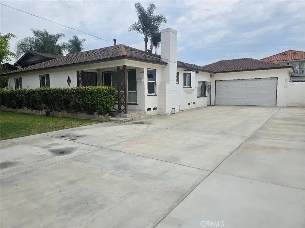 8520 11th, Downey