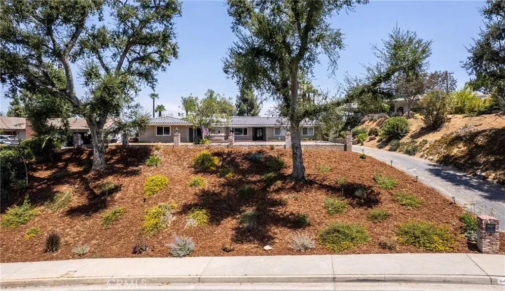 645 Los Altos, Redlands