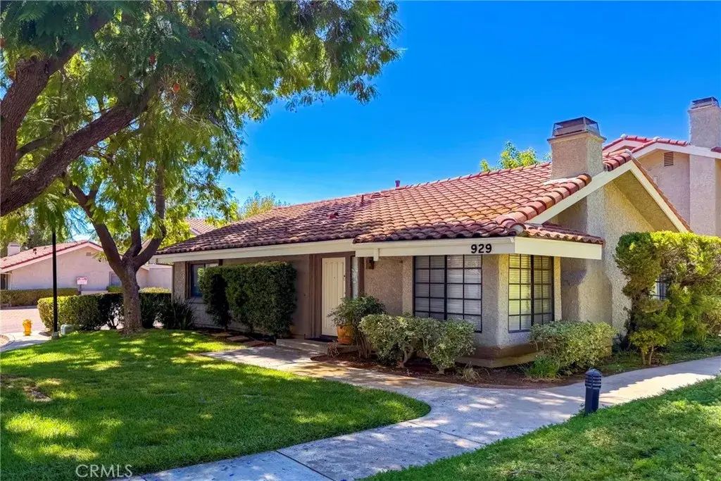 929 Thistlegate, Oak Park