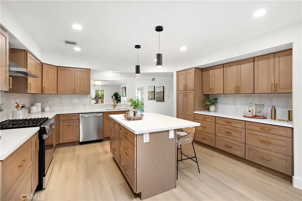22323 Miranda Street, Woodland Hills