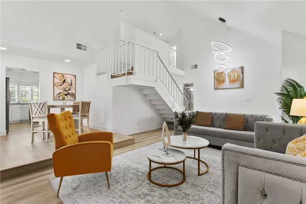 24282 Sunnybrook Circle, Lake Forest