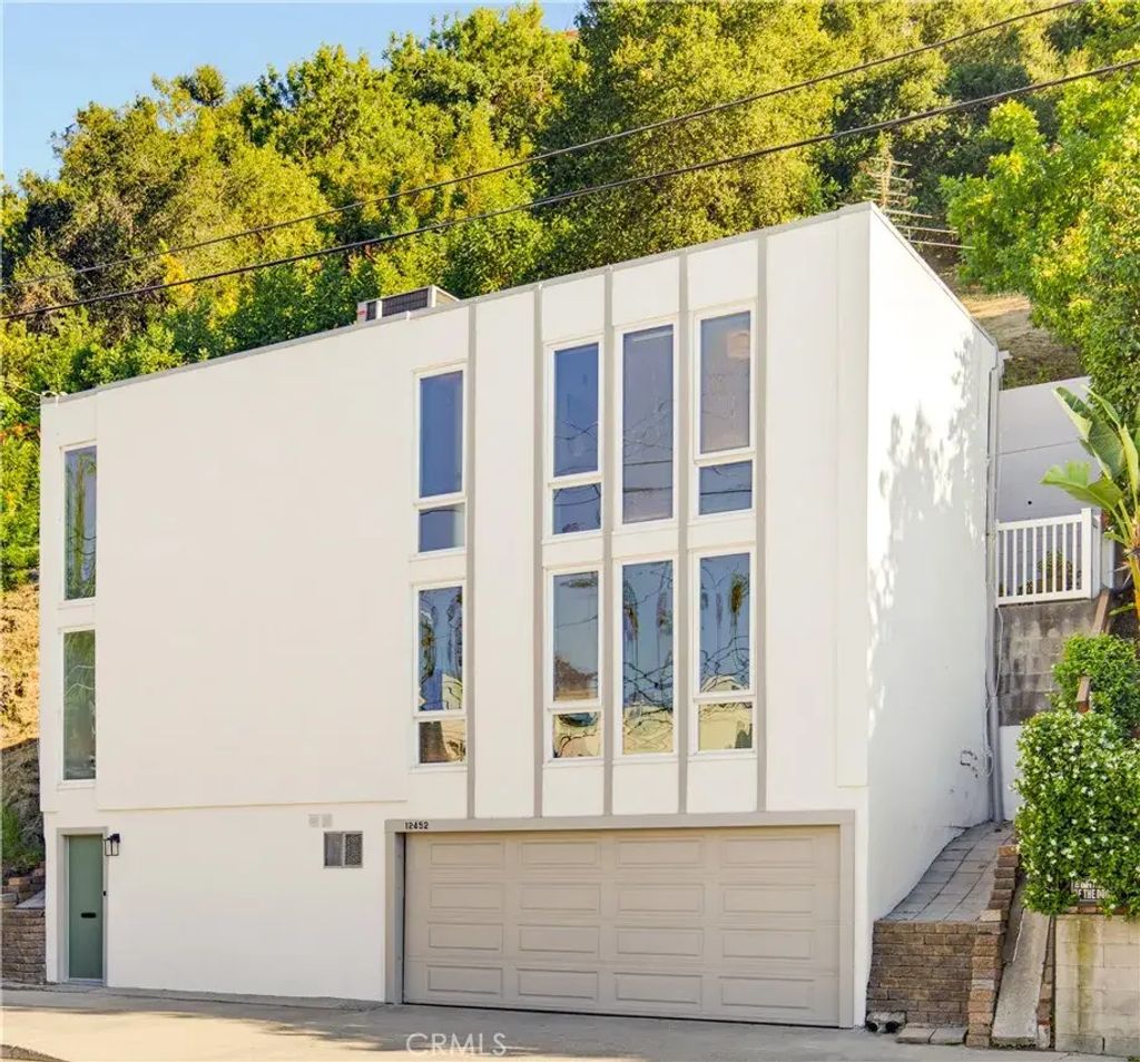 12452 Laurel Terrace Drive, Studio City