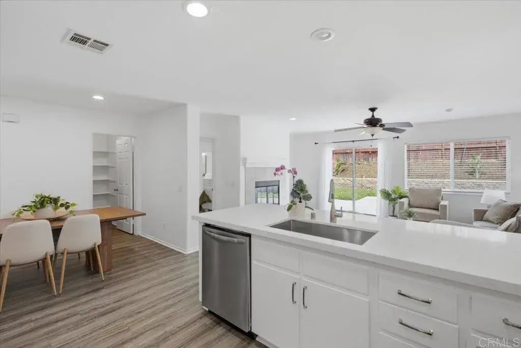 5128 Eliot, Oceanside