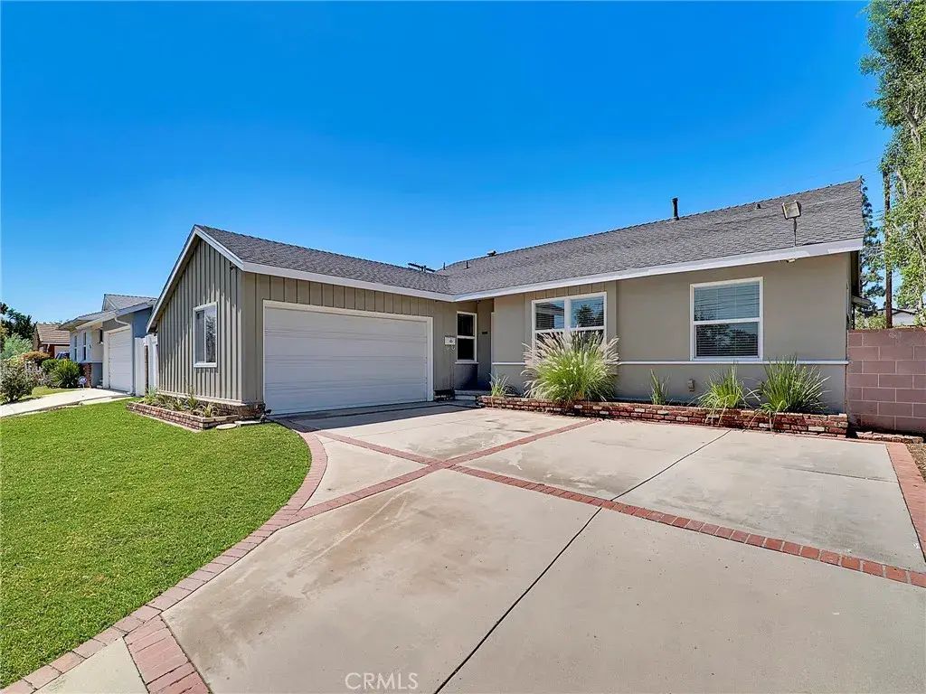 20743 Cantara Street, Winnetka