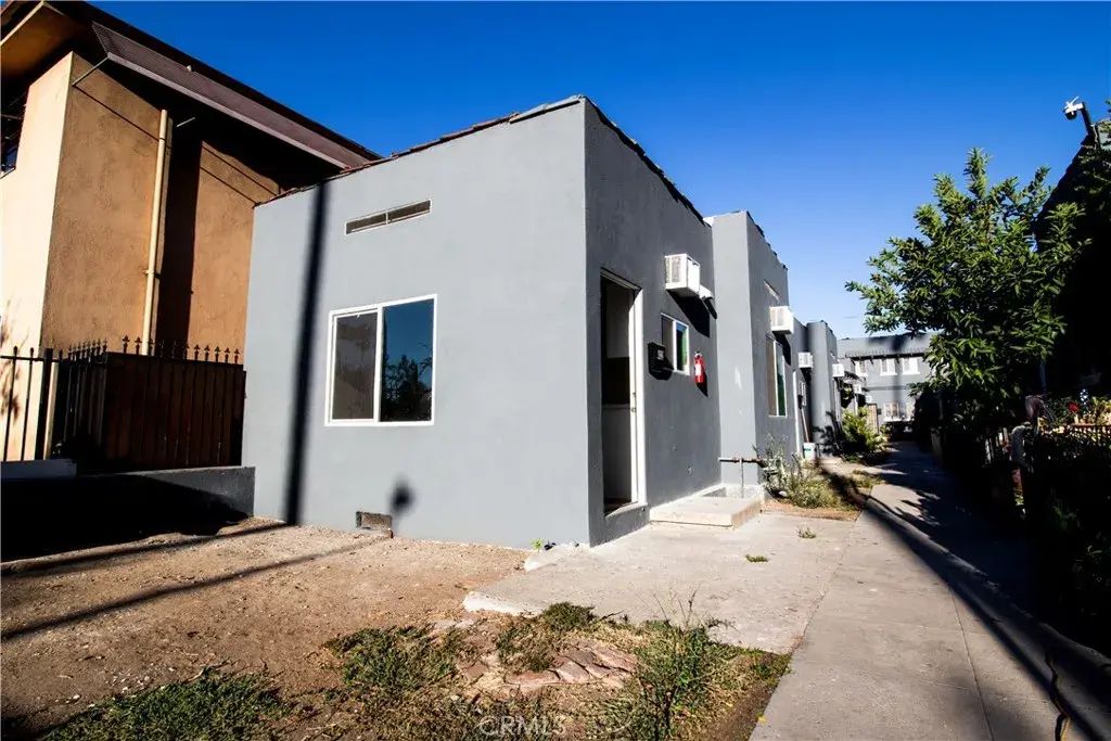 432 S St. Louis Street, Los Angeles