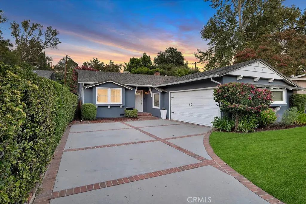 4530 Santa Lucia Drive, Woodland Hills