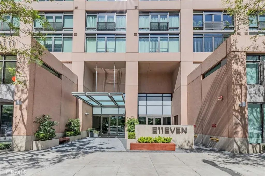 1111 S Grand Avenue 518, Los Angeles