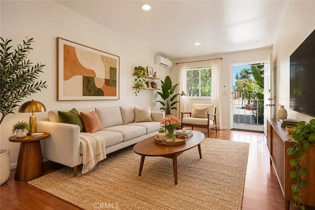 22521 Victory Boulevard B, West Hills