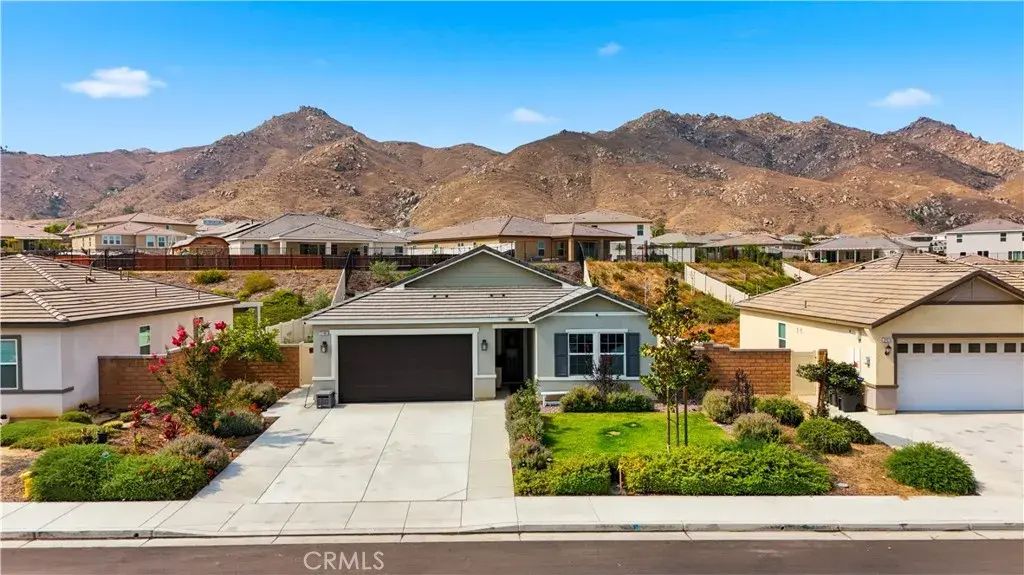 21185 Telegraph, Riverside