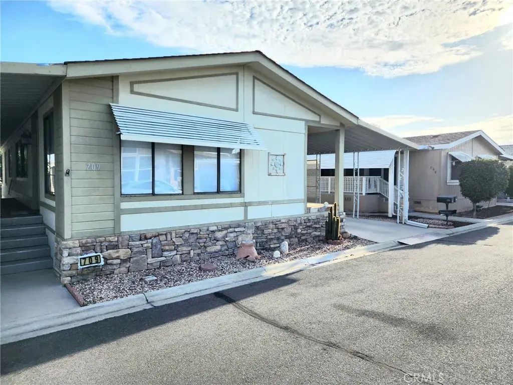 5001 W Florida 709, Hemet