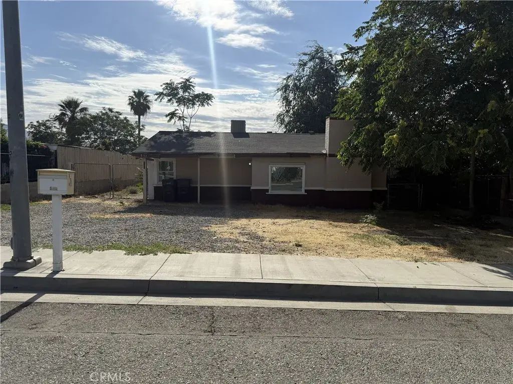 832 N Almond, Banning