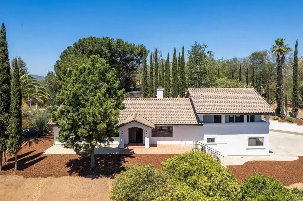 1650 Silver Tree Lane, Escondido