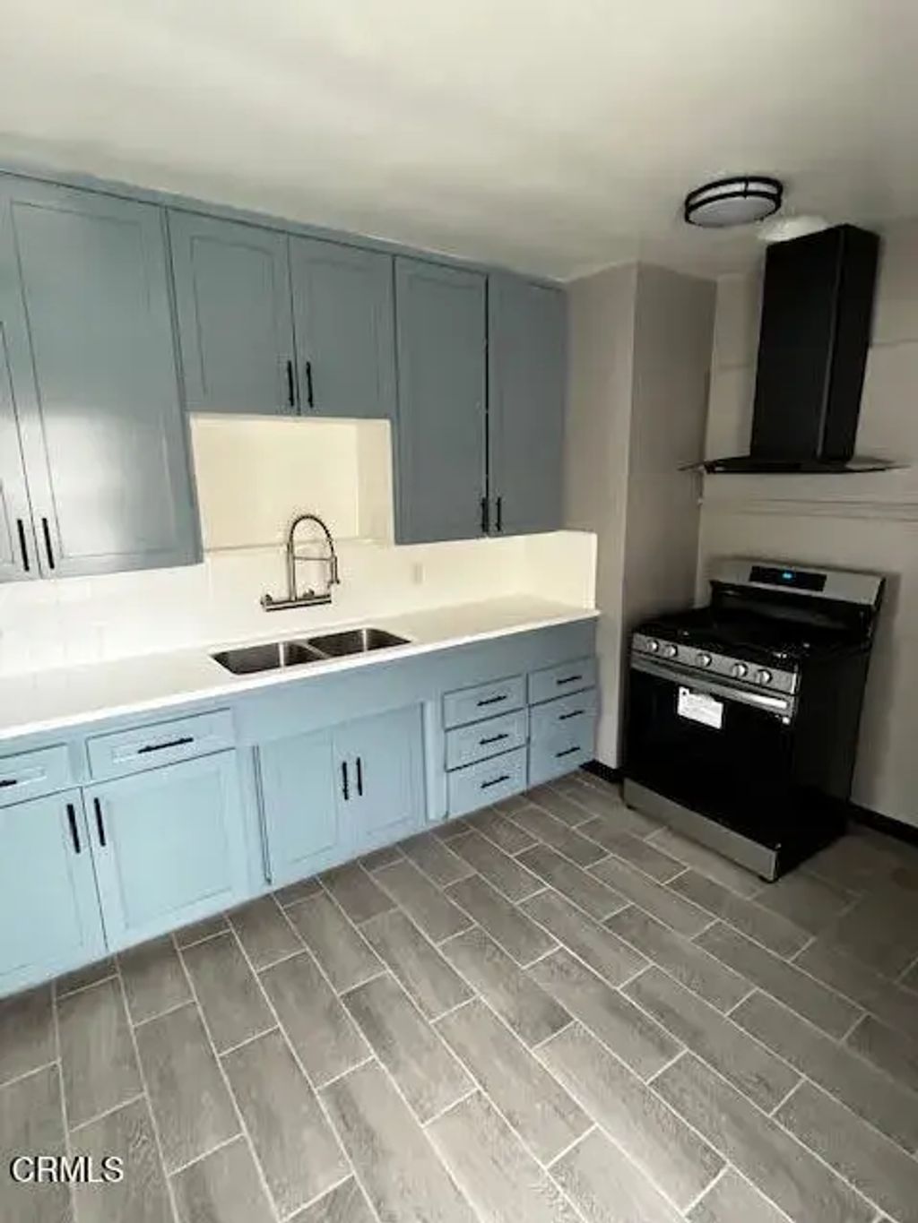 318-320 E Market Street, Long Beach
