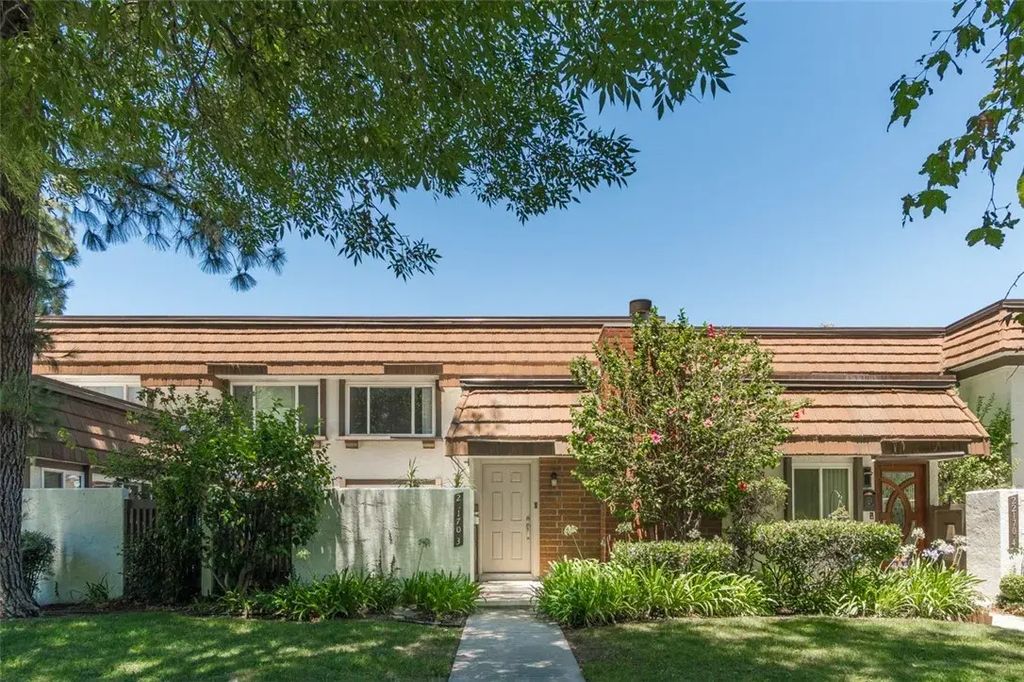 22170 James Alan 3, Chatsworth