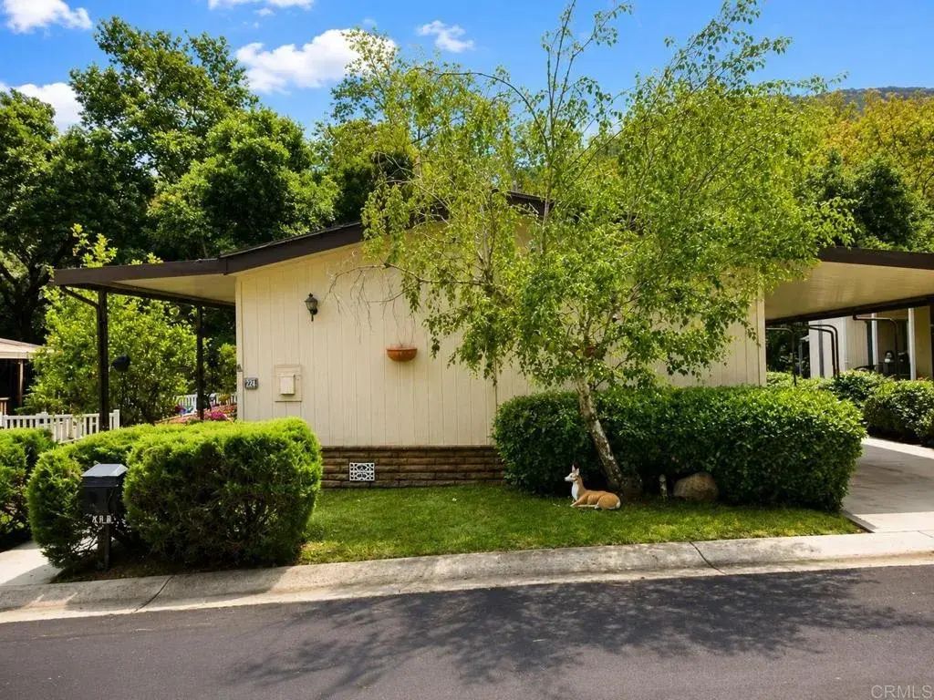 8975 Lawrence Welk Drive 438, Escondido