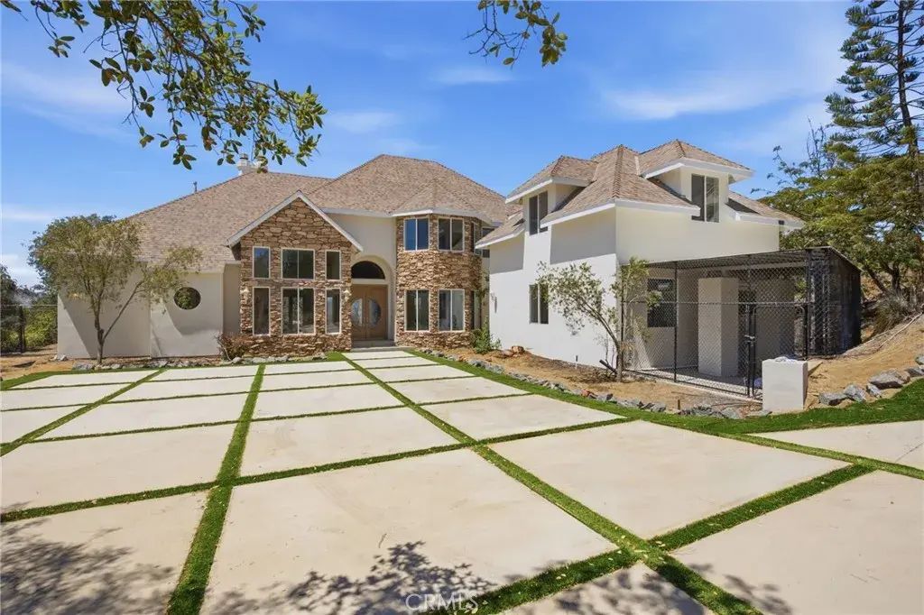 1094 Hillcrest View Lane, Fallbrook