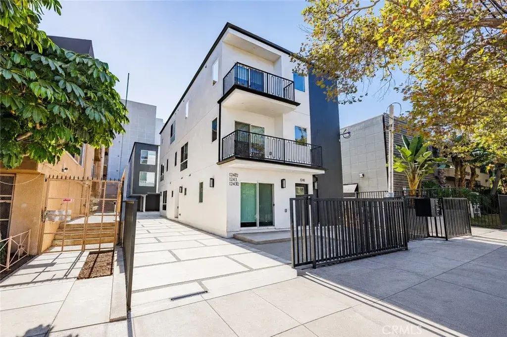 1243 N Sycamore Street, Los Angeles