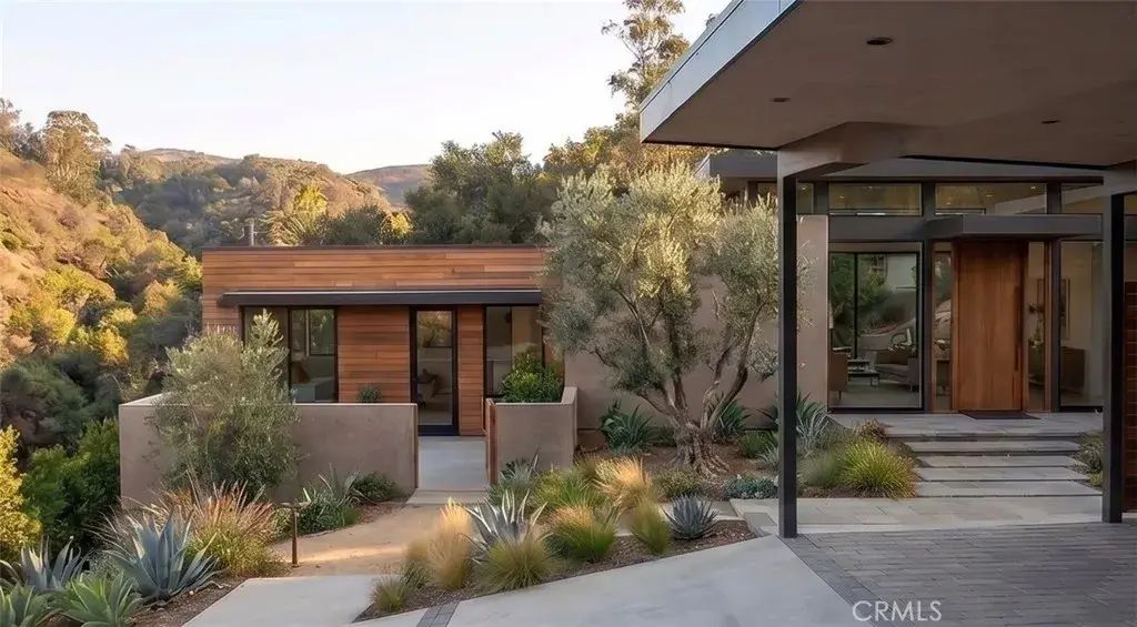 26137 Fairside Rd, Malibu