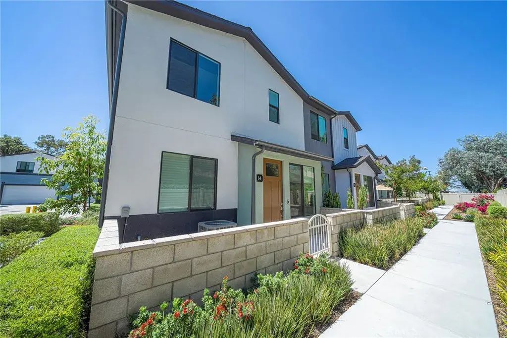 2775 W Pepper Tree 14, Anaheim