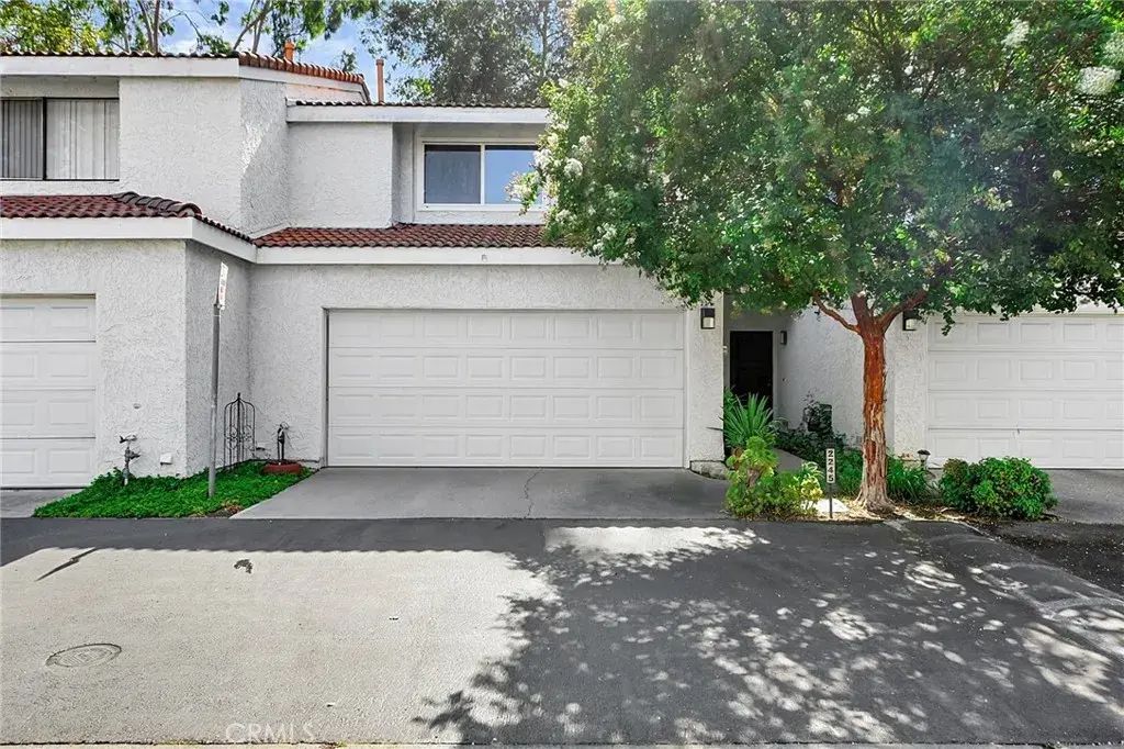 2245 Smoke Tree Lane, Ontario