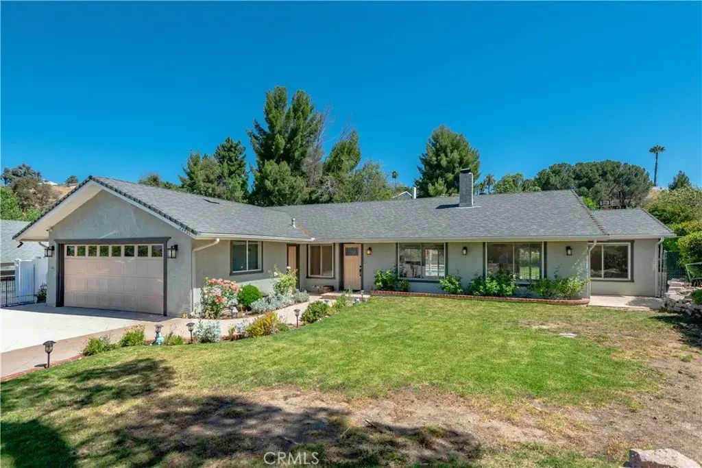 22401 Barbacoa, Saugus