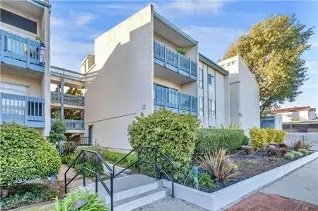 601 S Prospect 103, Redondo Beach