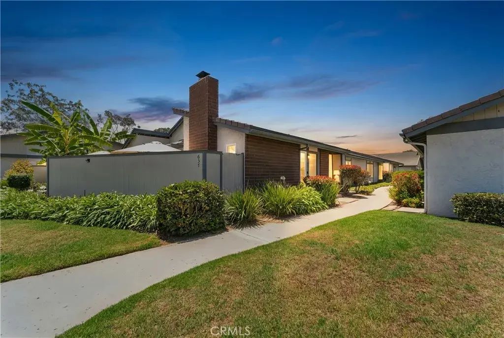 637 Holly, Oxnard