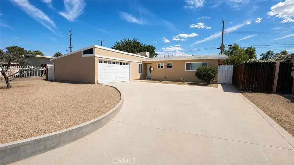 1016 W Avenue H5, Lancaster