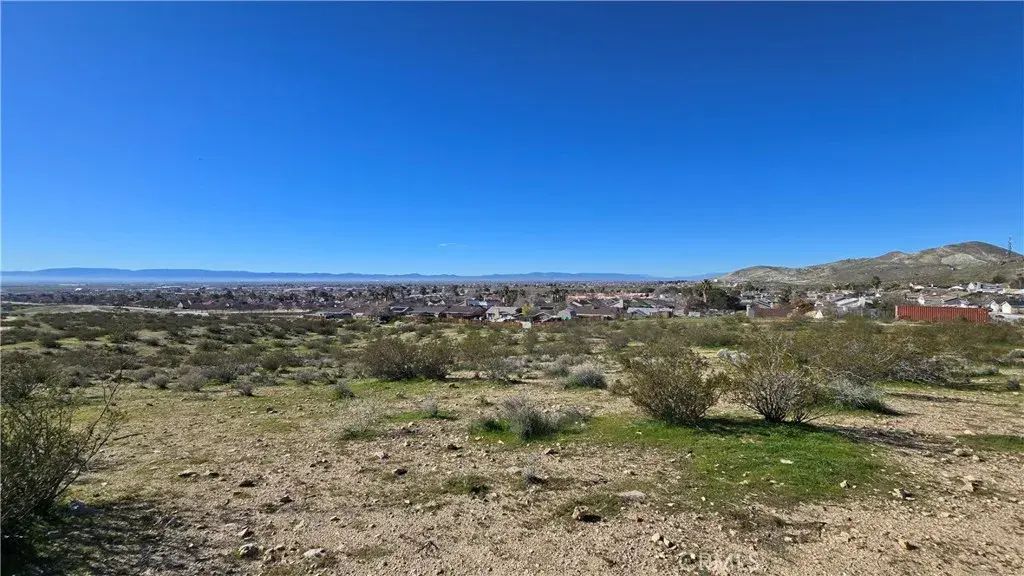 Near United St & Barrington Ave, Rosamond
