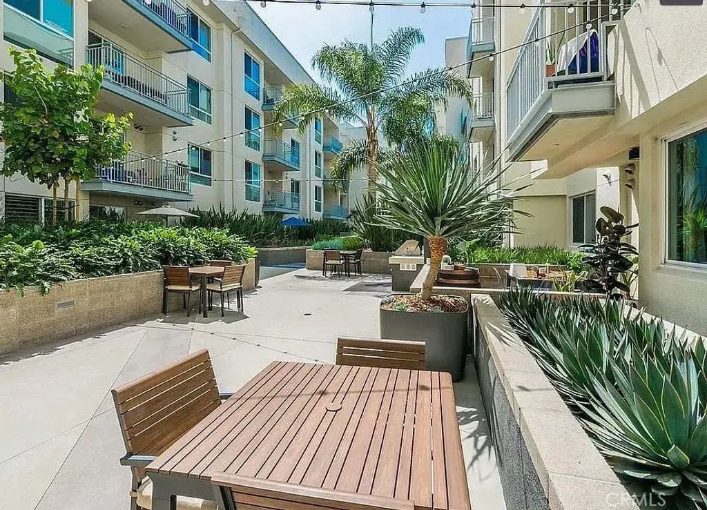 12655 Bluff Creek, Los Angeles