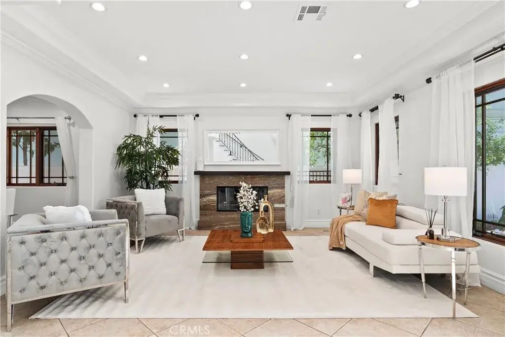 15014 Valleyheart, Sherman Oaks