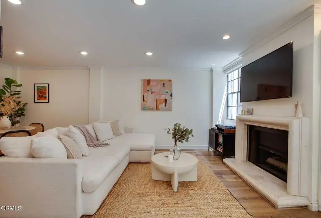750 N Kings Road 117, West Hollywood