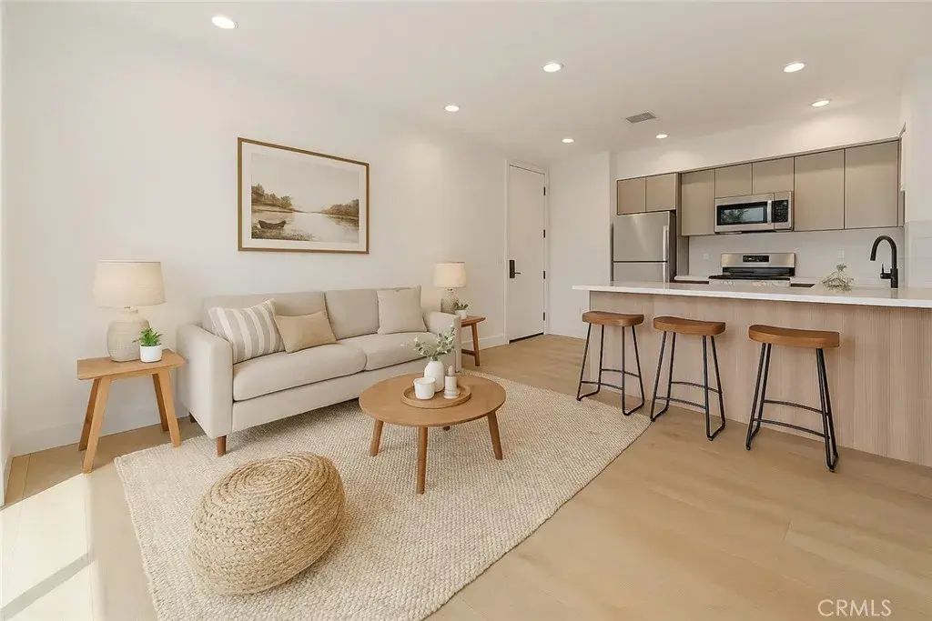 7510 Sepulveda Boulevard 304, Van Nuys