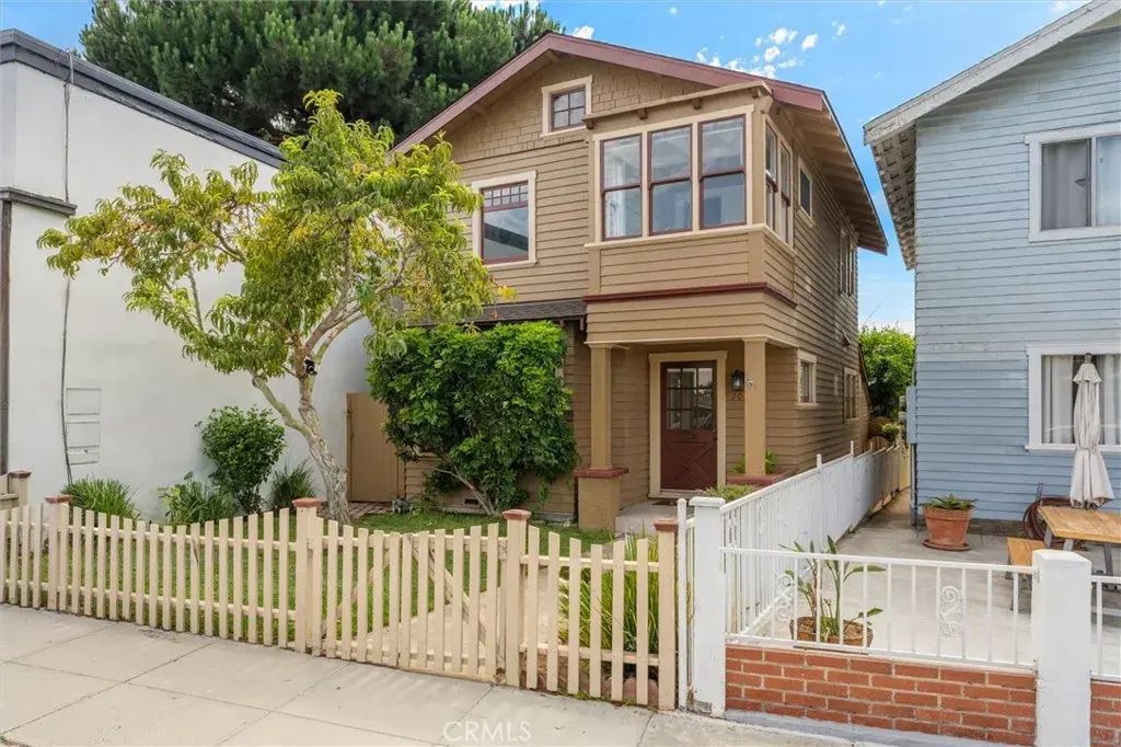 107 N Pacific Coast Highway, Redondo Beach