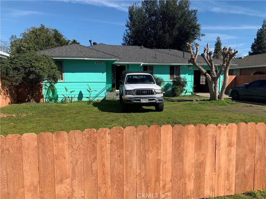 4702 N Fruit Avenue, Fresno