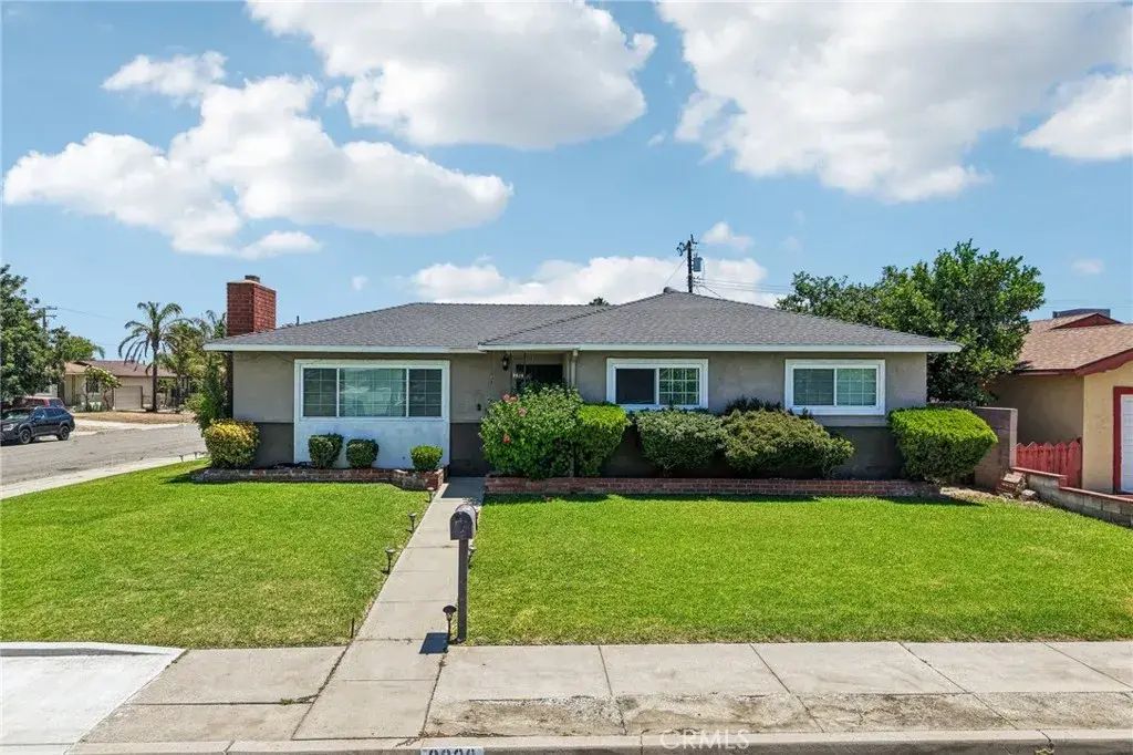 9929 Claremont, Bloomington
