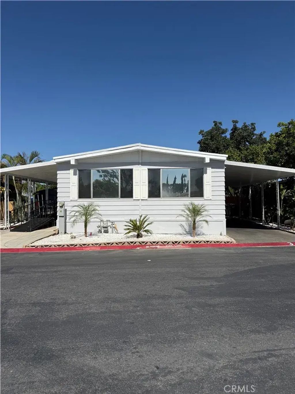 995 Pomona Rd#3, Corona