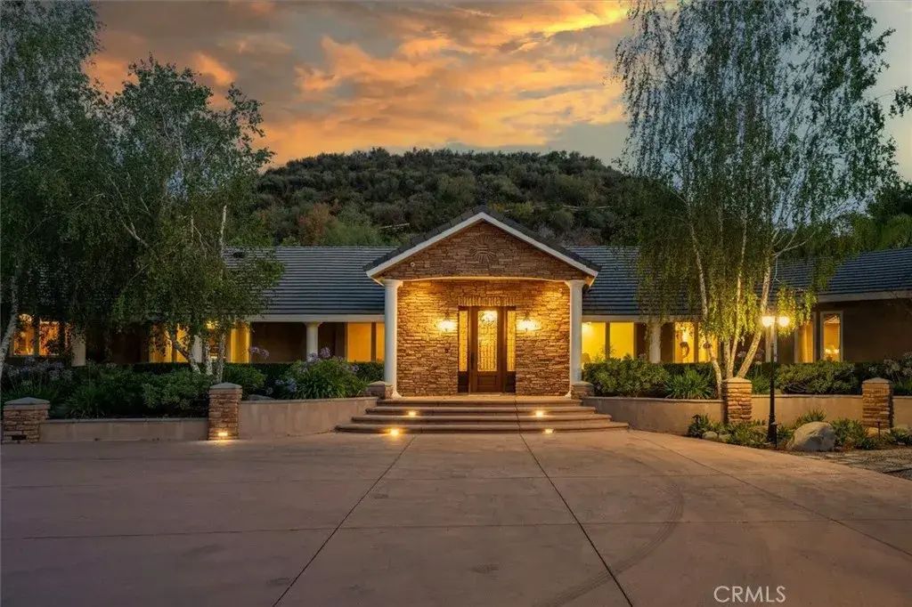 26631 Loop Avenue, Canyon Country
