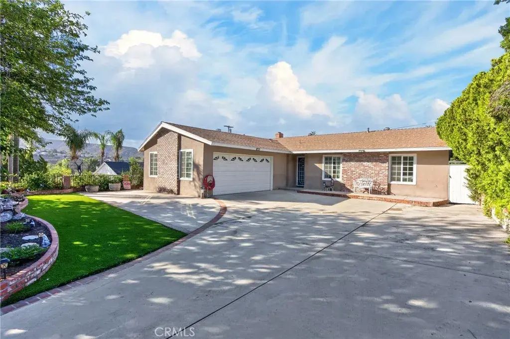 13637 Marchant, Sylmar